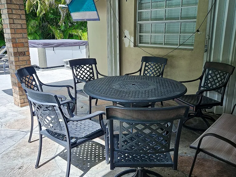 10001 SW 12th St — Photo 3