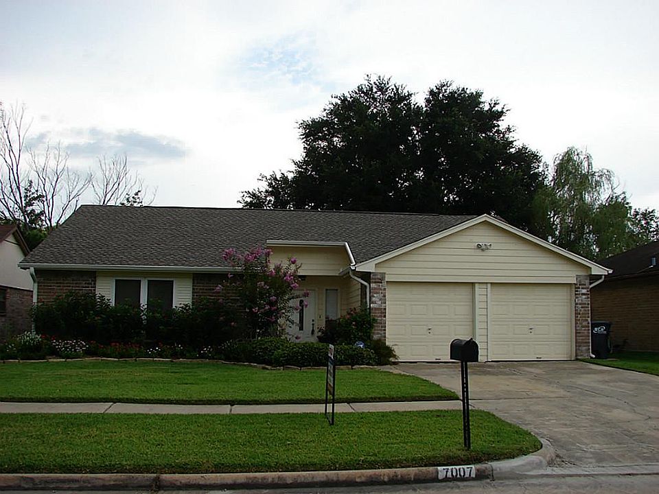 1st image of 7007 Pickett Dr