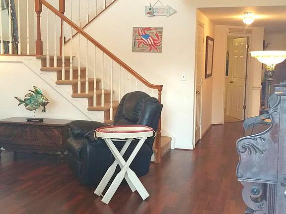 2nd image of 4407 Turnberry Dr