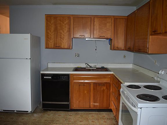 4th image of 402 Greenup Ct