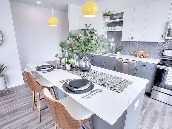 3rd image of 3618 Farnam St #401