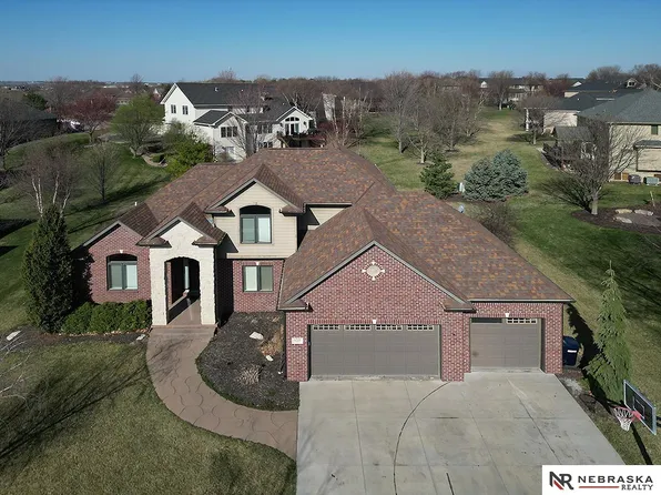 6709 S Ridge Dr, Lincoln, NE 68512