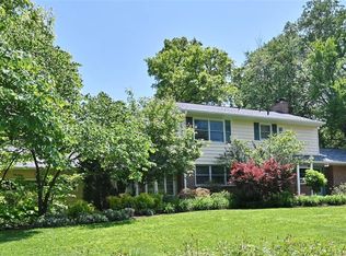 48 Webster Woods Dr, Saint Louis, MO 63119