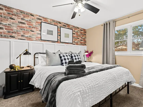 1019 E Hayes Ave, Hazel Park, MI 48030