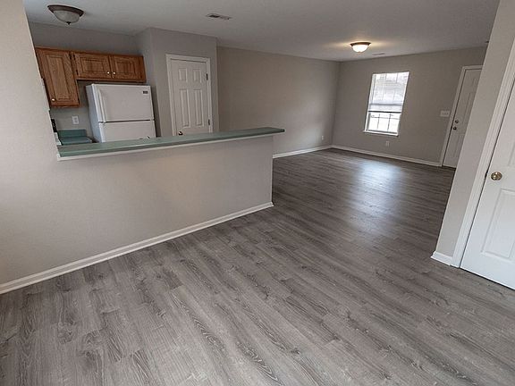 4th image of 4501 Rice Rd