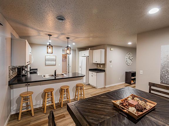 5th image of 1156 42nd Ave W Unit A