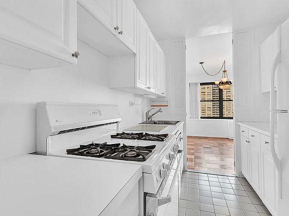 4th image of 160 W End Ave APT 14N