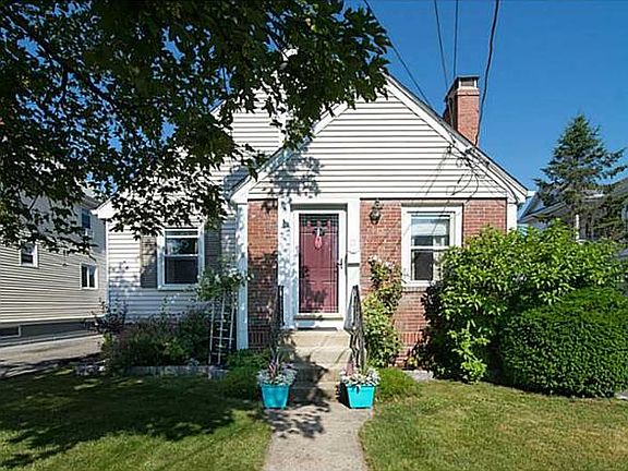2nd image of 21 Brown St