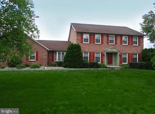 1516 Hearthside Dr, Chambersburg, PA 17202