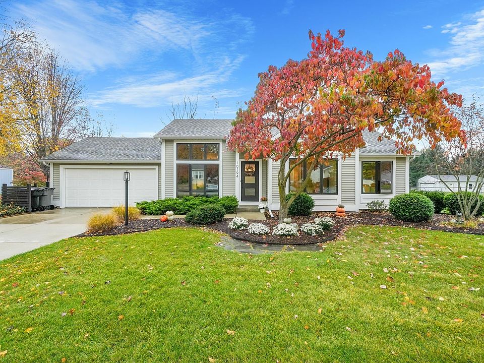 1st image of 10194 Ashleys Meadow Dr