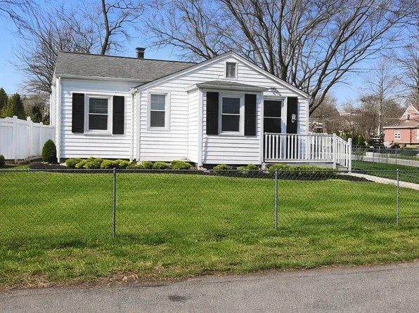 306 Saunders Avenue, Bridgeport, CT 06606