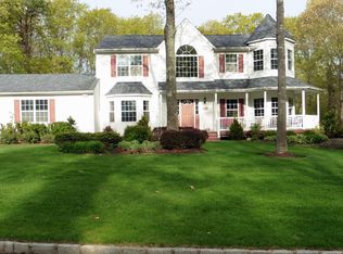 20 Silas Woods Rd, Manorville, NY 11949
