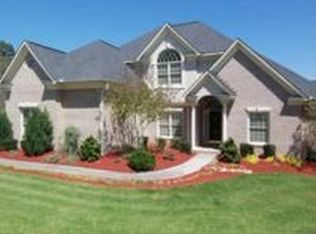 49 Riverside Dr, Oak Ridge, TN 37830