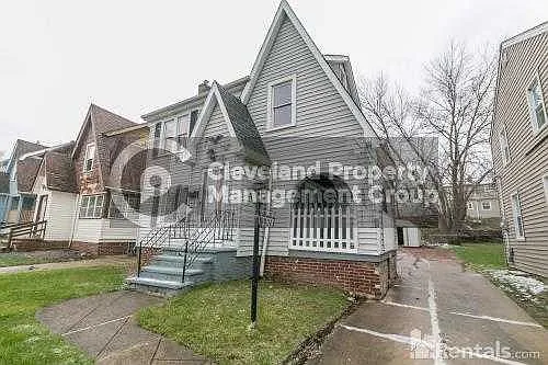 19401 Milan Dr photo 1