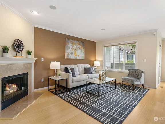 3rd image of 11305 Ohde Circle #18