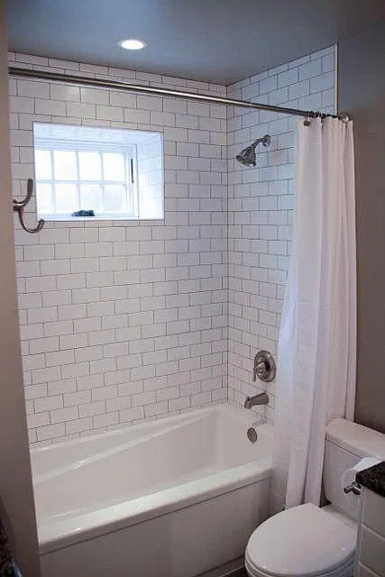 Bathtub / Shower