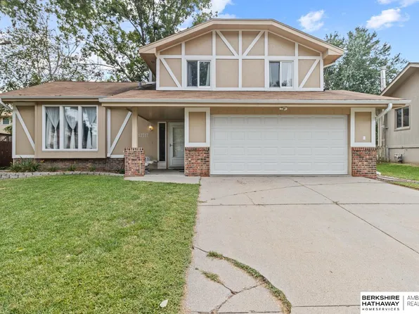 12717 Erskine St, Omaha, NE 68164