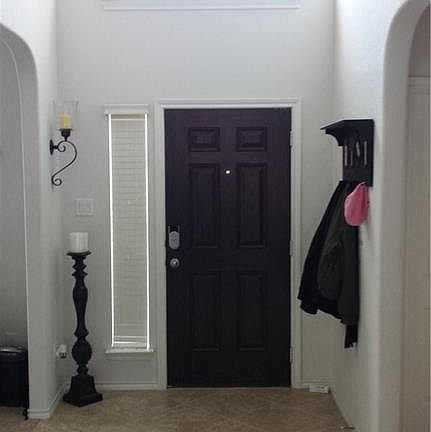 4th image of 1221 Goffin Dr