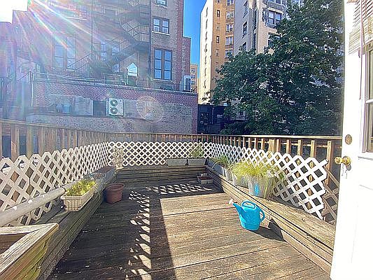 1st image of 136 W 87th St APT 4