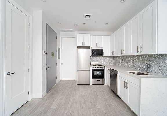 3rd image of 23-61 31st St #2R