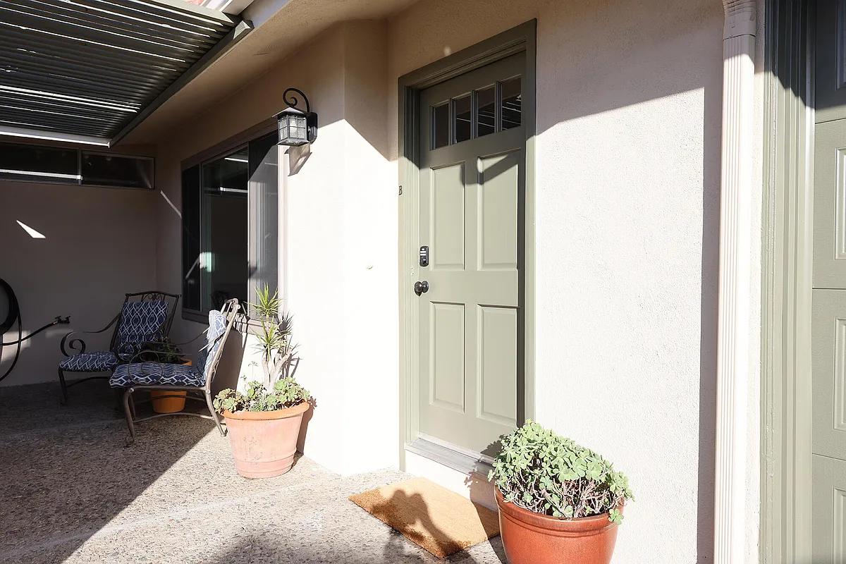 Building Photo - 334 Consuelo Dr #B