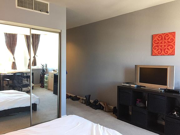 5th image of 1100 Vine St #5