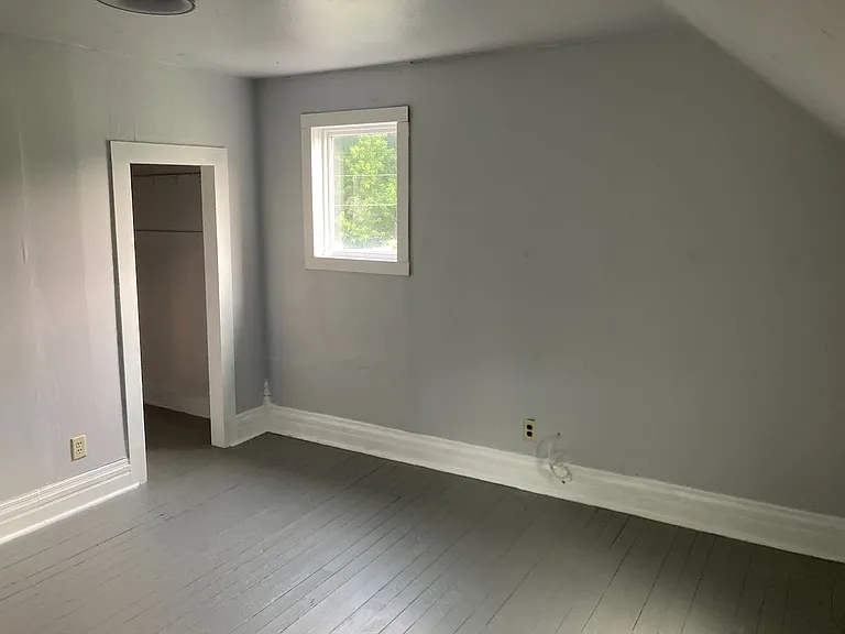 901 Clark St — Photo 6