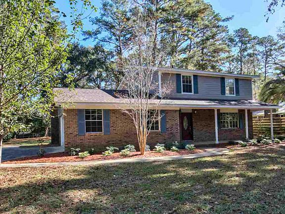 2nd image of 3105 Briarwood Dr