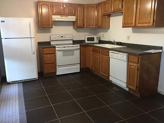 3rd image of 7354 Hazelcrest Dr