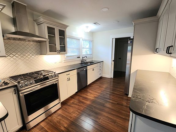 4th image of 1124 Shady Grove Ln