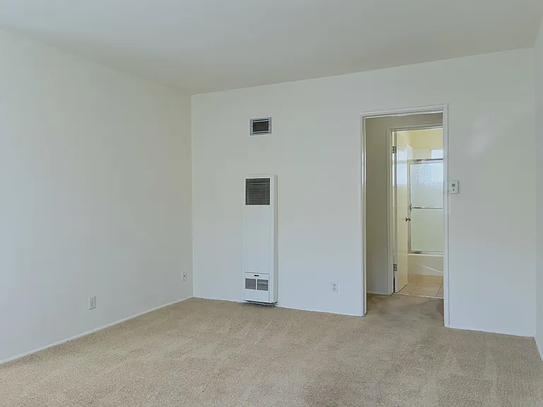 658 Ivy St #2 — Photo 9
