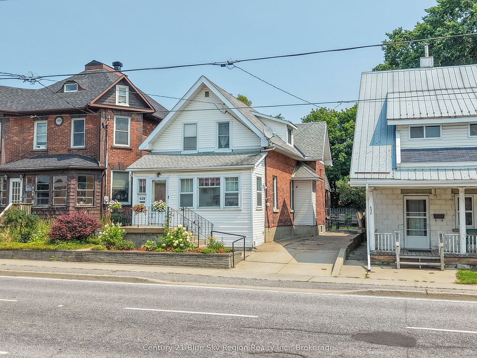 1st image of 624 McIntyre St E