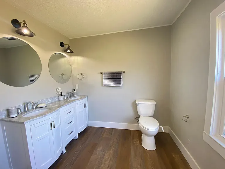 2035 Lyndon Ave — Photo 10
