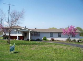 182 Tulakes Rd, Chanute, KS 66720