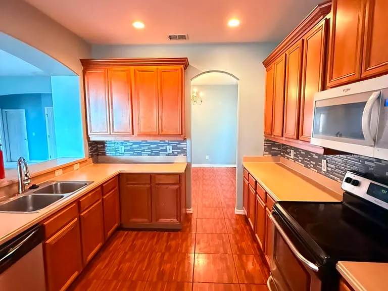 230 Rob Roy Dr — Photo 7