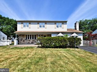 1029 Roberts Rd, Warminster, PA 18974