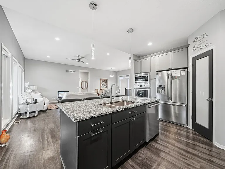 8920 Shadow Creek Ln — Photo 15