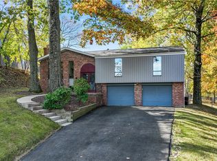 209 Weaver Dr, Glenshaw, PA 15116