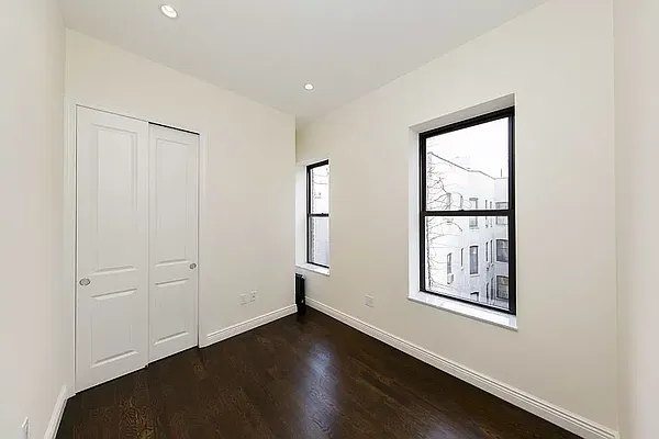 Rented by Avenues Real Estate | media 17