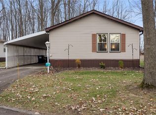 209 Twin Lake Dr, Elyria, OH 44035