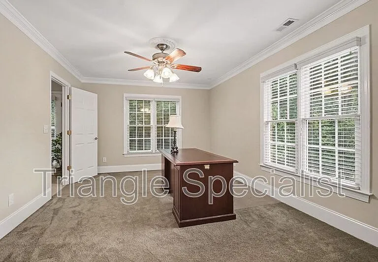 6121 Carlyle Dr — Photo 42