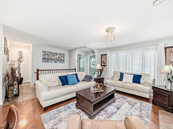 3rd image of 4 Glendale Cres