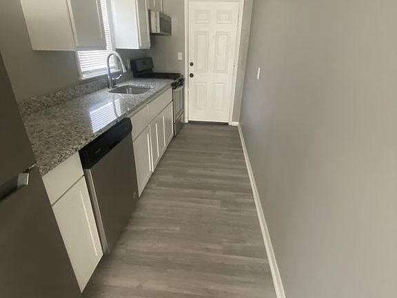 4th image of 612 E 41st St #612