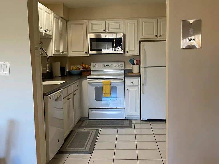 329 Harvard St #32 — Photo 5