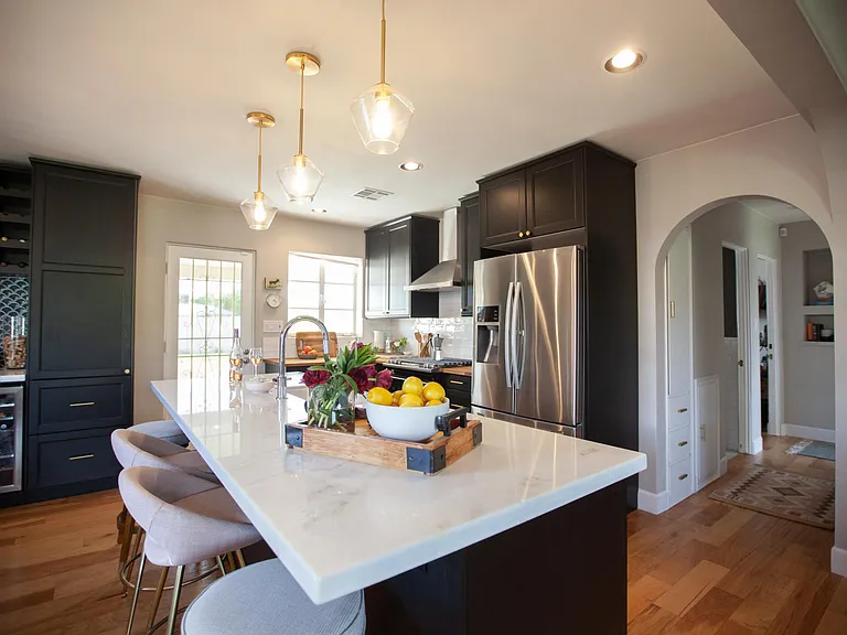 833 W Earll Dr — Photo 20