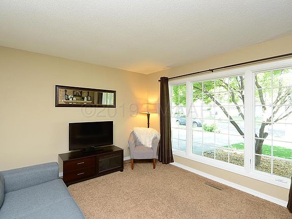Living Rm with Big Front Window