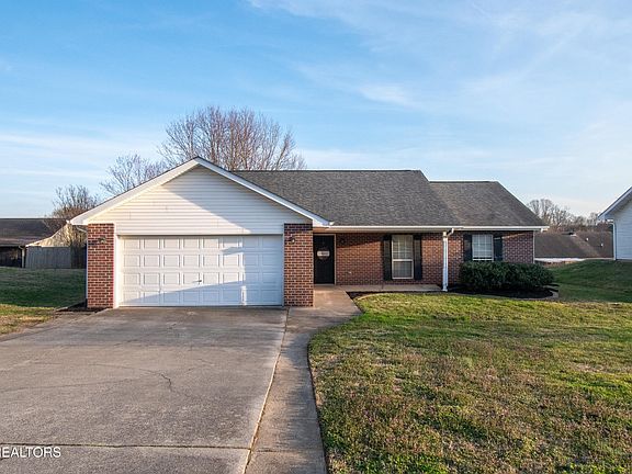 2nd image of 2105 Autumn Oak Cir
