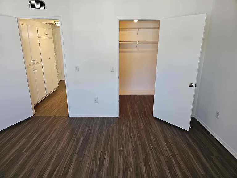 Sherman Way — Photo 37