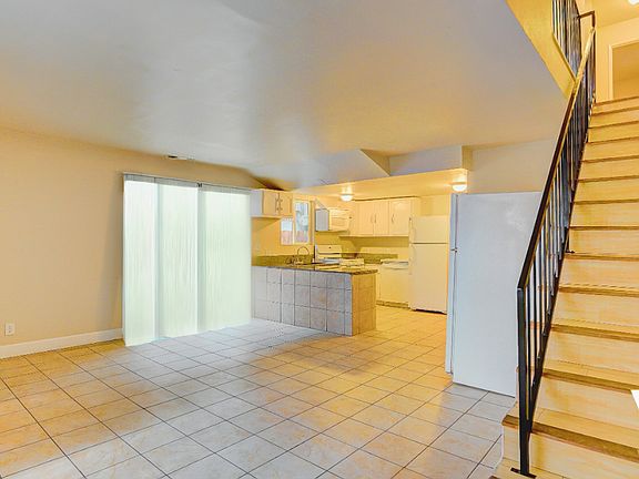 3rd image of 1279 W 37th Pl #5B-4Ba-1845Sqft