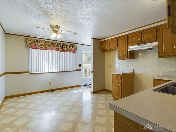 5th image of 3533 N Creek Dr